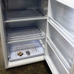 VWR UNDERCOUNTER FREEZER W LOC, -15 to -20, WH, Dims 33.75x21.5x26.JPG