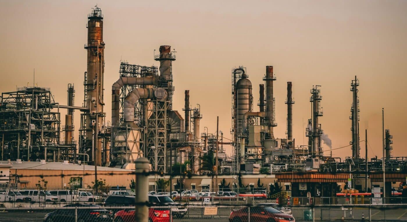 Petrochemical Plant scaled e1646779554750 1400x763 - Unlocking Insights: Gas Chromatography in the Petrochemical Industry